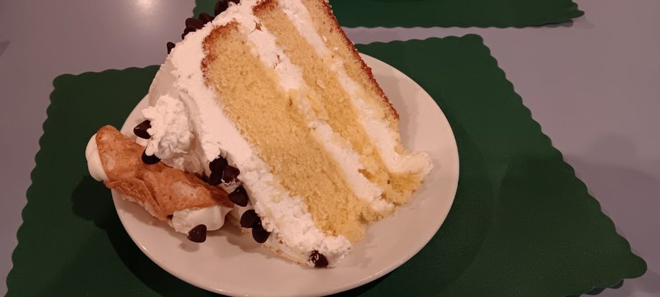 Cannoli Cake